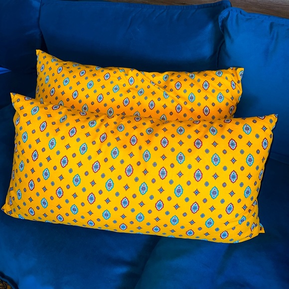 Throw Pillows Set - Picture 2 of 6